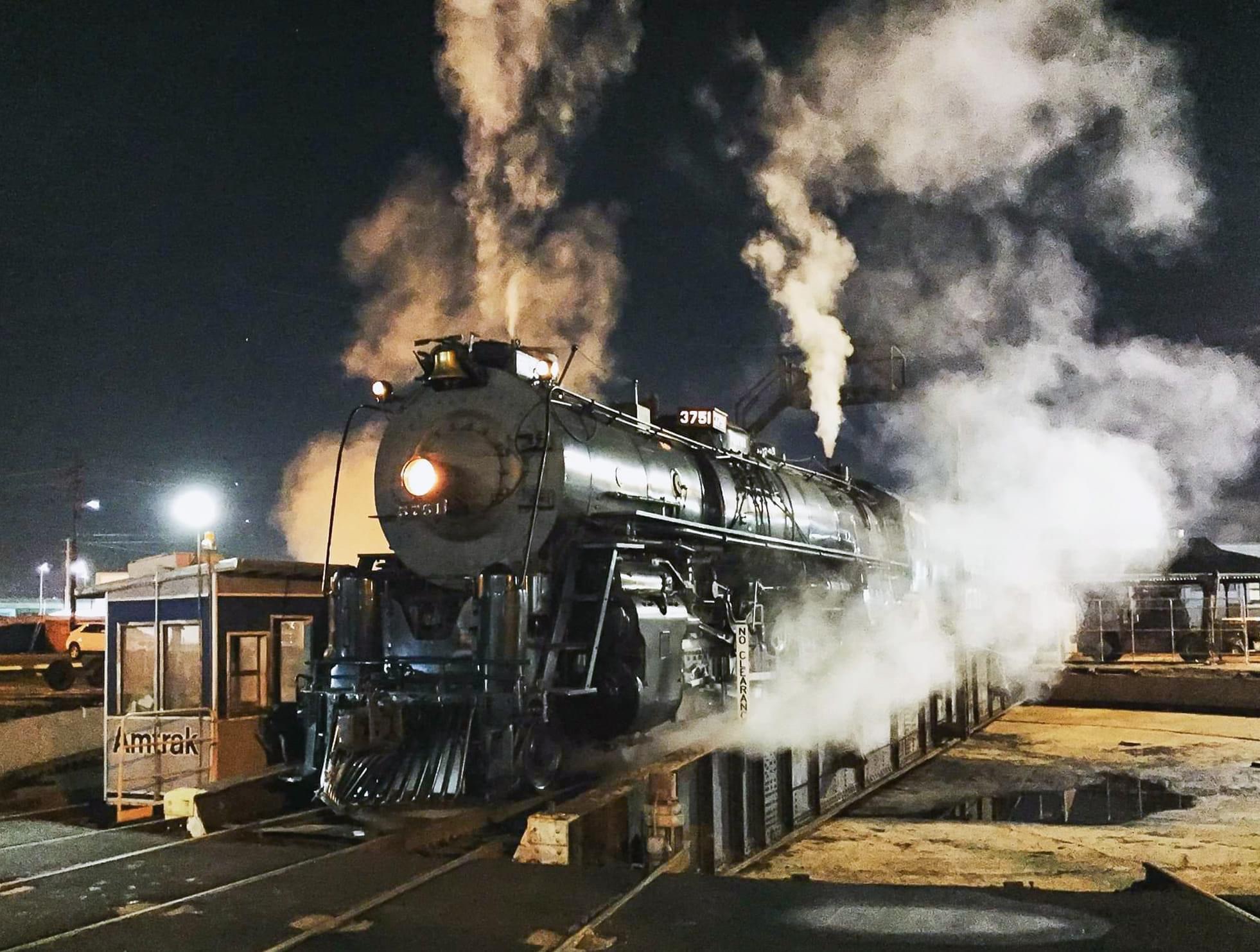 Santa Fe 3751 to star in Night Photo Session – Railfan Journal